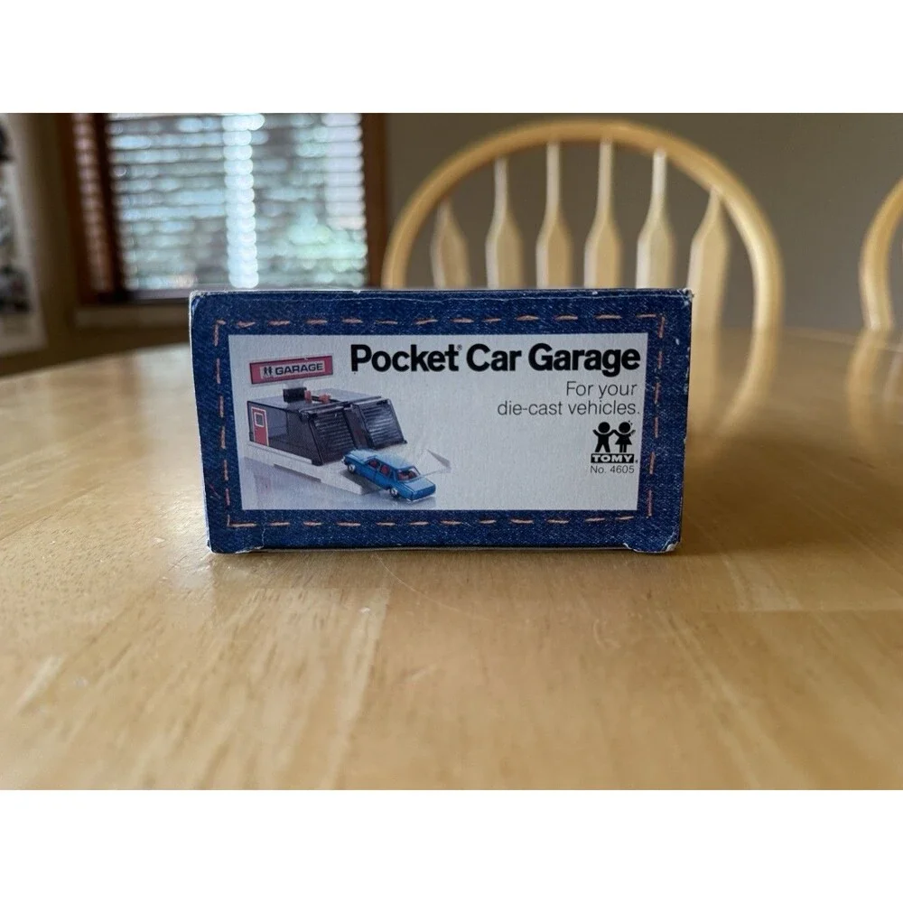 Vintage Tomy Pocket Cars Pocket Car Garage Play Set Plastic, MPN 4605